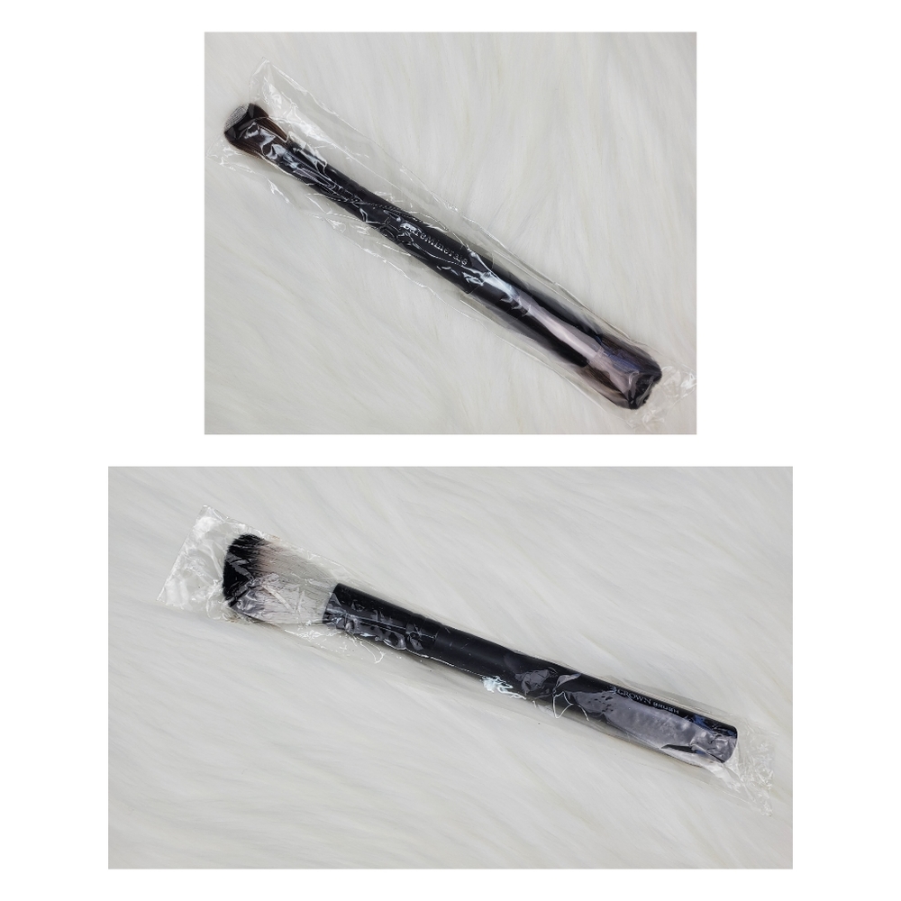NEW 2 make up brushes never used, new in package